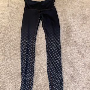 LULULEMON pattern leggings🖤